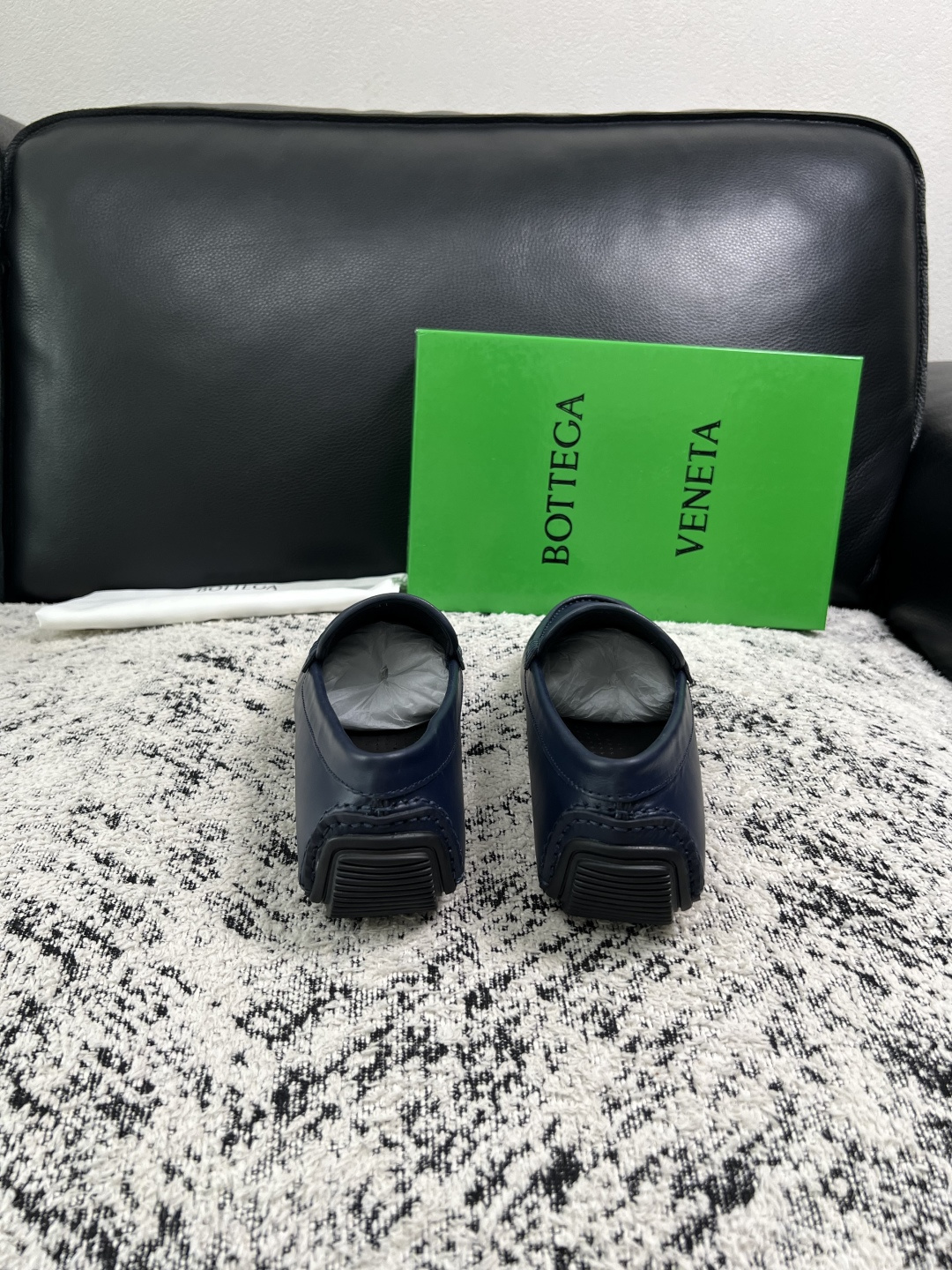 BOTTEGA  VENETA  高品质  顶级工艺品   葆蝶家 豆豆豆专柜同步，鞋面意大利进口编织牛皮面料，透气牛皮