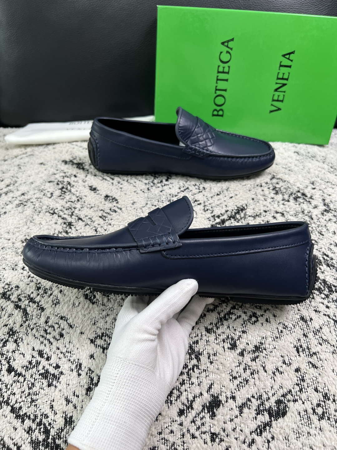 BOTTEGA  VENETA  高品质  顶级工艺品   葆蝶家 豆豆豆专柜同步，鞋面意大利进口编织牛皮面料，透气牛皮