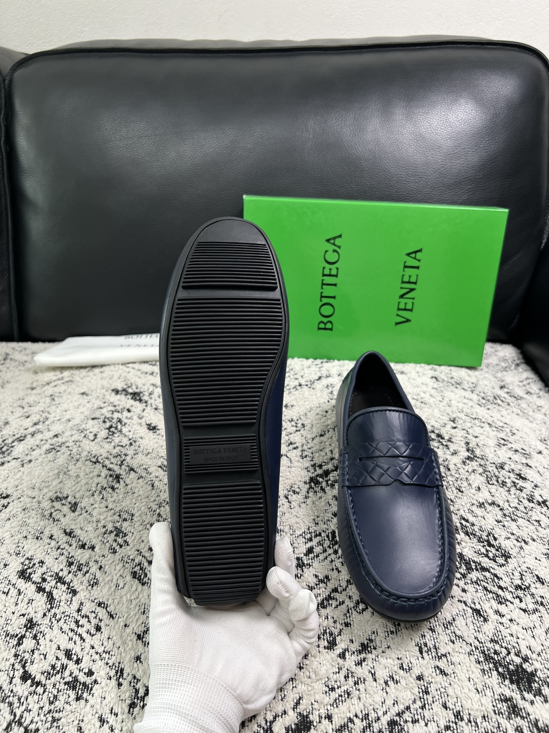 BOTTEGA  VENETA  高品质  顶级工艺品   葆蝶家 豆豆豆专柜同步，鞋面意大利进口编织牛皮面料，透气牛皮