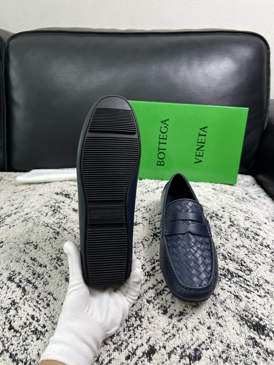 BOTTEGA  VENETA  高品质  顶级工艺品   葆蝶家 豆豆豆专柜同步，鞋面意大利进口编织牛皮面料，透气牛皮