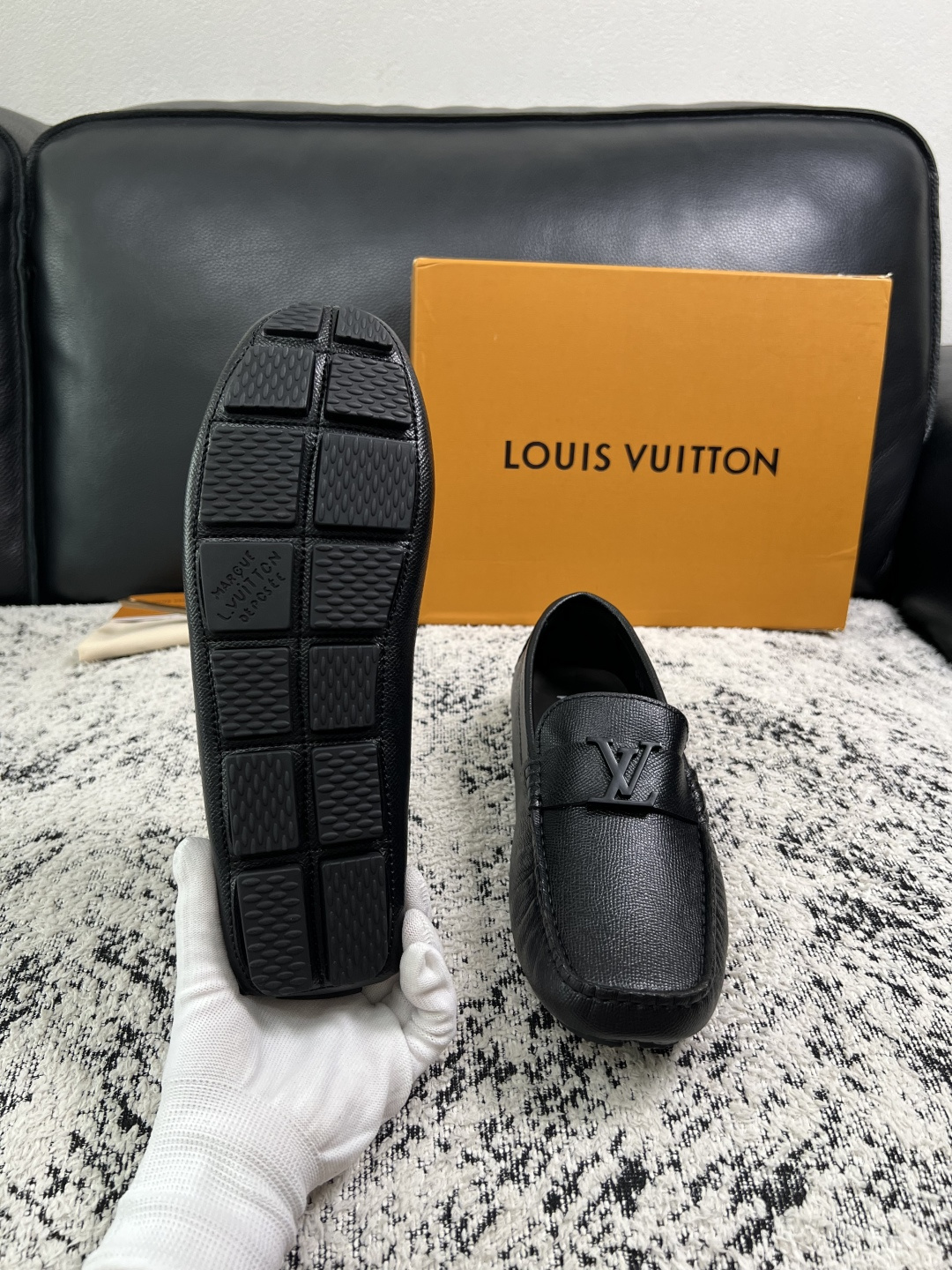 Lv  高品质  顶级工艺品  路易威登，豆豆鞋专柜同步，鞋面意大利进口，高品质拼接缤纷色彩复杂工艺品，进口牛皮里垫柔软