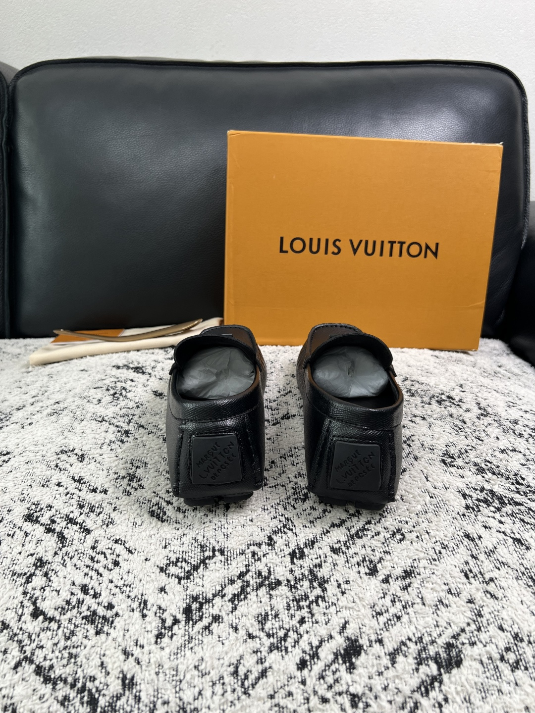 Lv  高品质  顶级工艺品  路易威登，豆豆鞋专柜同步，鞋面意大利进口，高品质拼接缤纷色彩复杂工艺品，进口牛皮里垫柔软