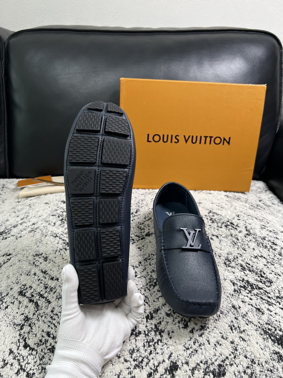 Lv  高品质  顶级工艺品  路易威登，豆豆鞋专柜同步，鞋面意大利进口，高品质拼接缤纷色彩复杂工艺品，进口牛皮里垫柔软