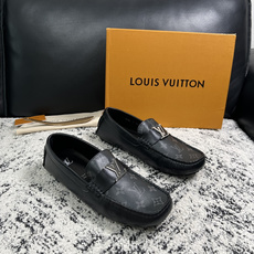 Lv 高品质 顶级工艺品 路易威登,豆豆鞋专柜同步,鞋面意大利进口,高品质拼接缤纷色彩复杂工艺品,进口牛皮里垫柔软 Lv 高品质 顶级工艺品 路易威登,豆豆鞋专柜同步,鞋面意大利进口,高品质拼接缤纷色彩复杂工艺品,进口牛皮里垫柔软