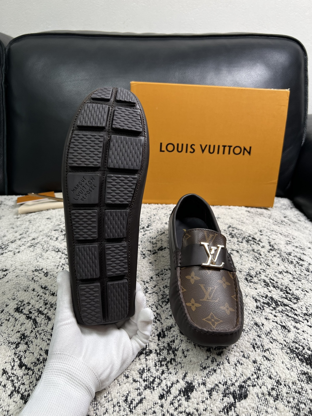 Lv  高品质  顶级工艺品  路易威登，豆豆鞋专柜同步，鞋面意大利进口，高品质拼接缤纷色彩复杂工艺品，进口牛皮里垫柔软