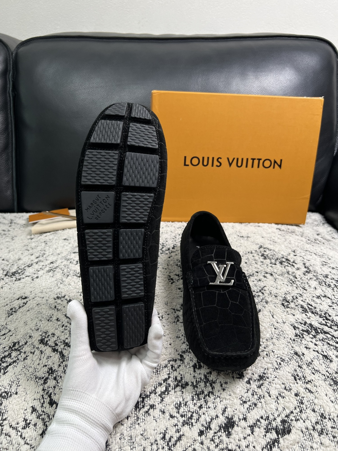 Lv  高品质  顶级工艺品  路易威登，豆豆鞋专柜同步，鞋面意大利进口，高品质拼接缤纷色彩复杂工艺品，进口牛皮里垫柔软