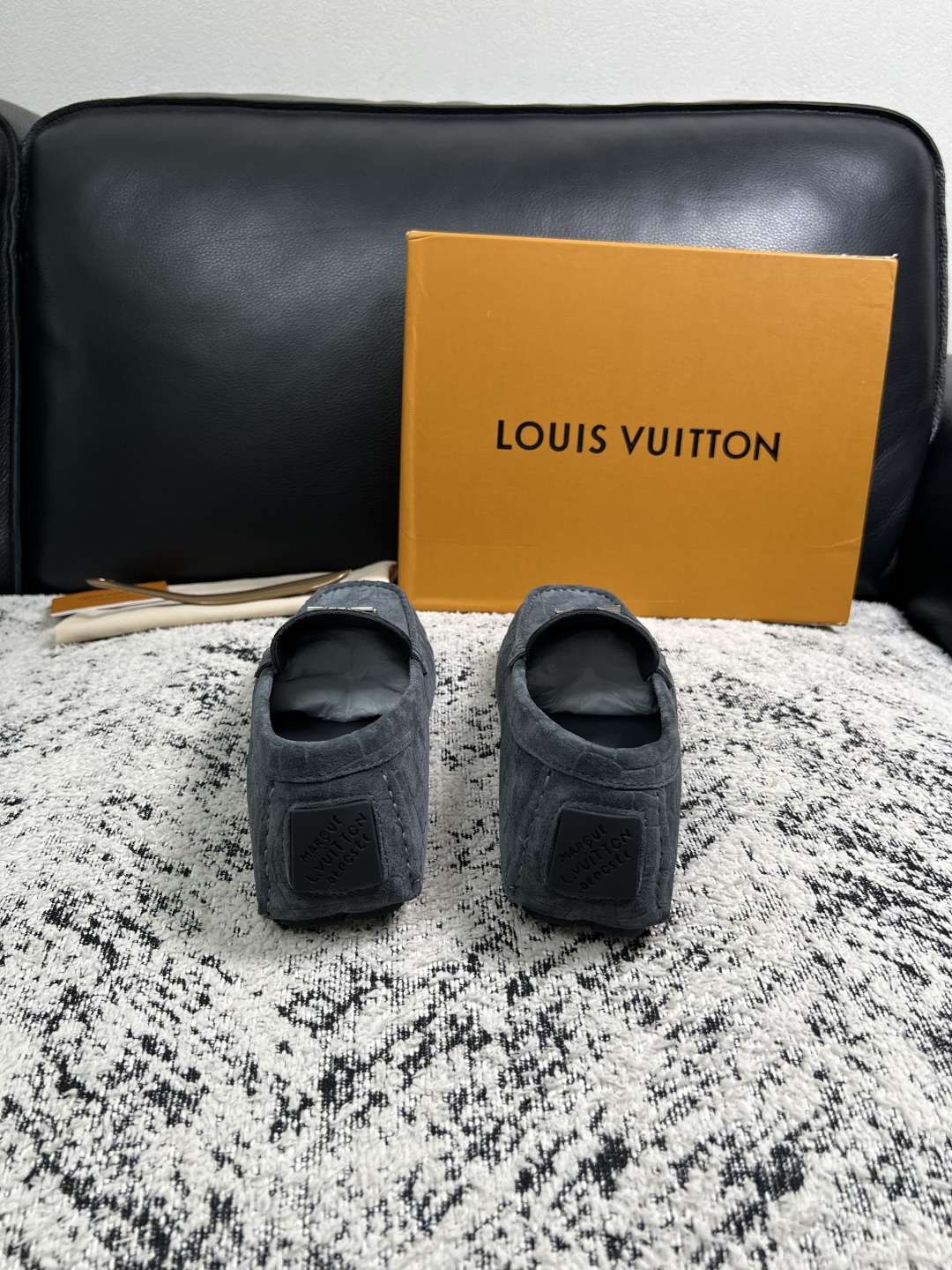 Lv  高品质  顶级工艺品  路易威登，豆豆鞋专柜同步，鞋面意大利进口，高品质拼接缤纷色彩复杂工艺品，进口牛皮里垫柔软