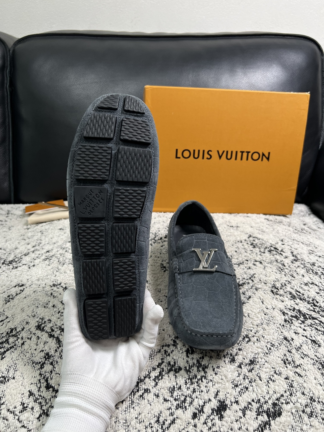 Lv  高品质  顶级工艺品  路易威登，豆豆鞋专柜同步，鞋面意大利进口，高品质拼接缤纷色彩复杂工艺品，进口牛皮里垫柔软