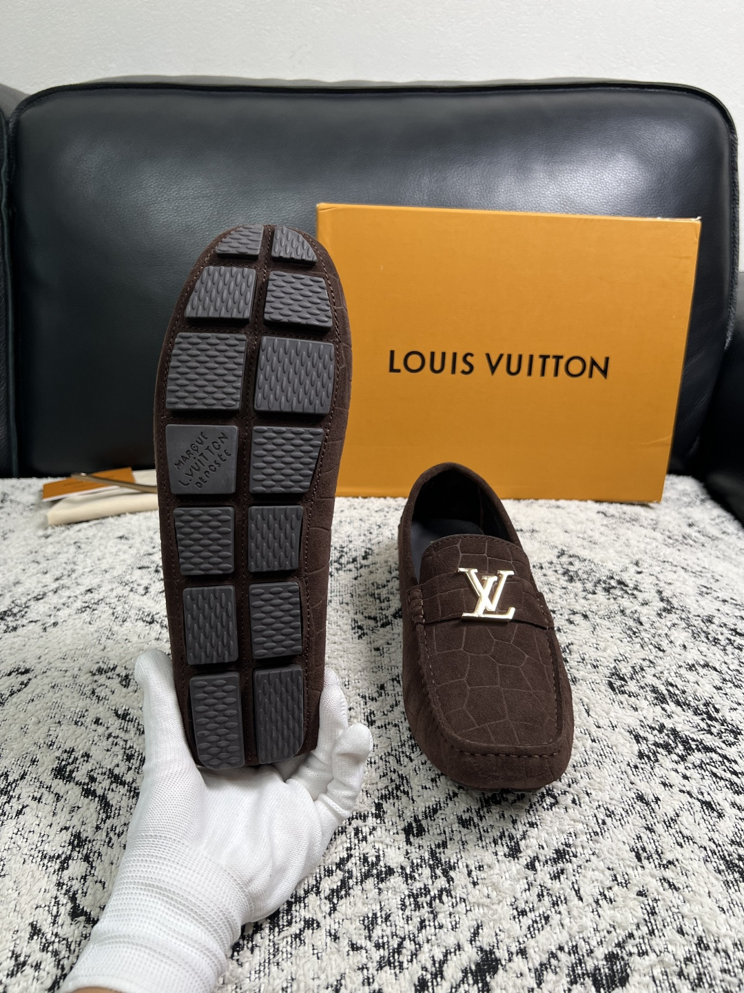 Lv  高品质  顶级工艺品  路易威登，豆豆鞋专柜同步，鞋面意大利进口，高品质拼接缤纷色彩复杂工艺品，进口牛皮里垫柔软