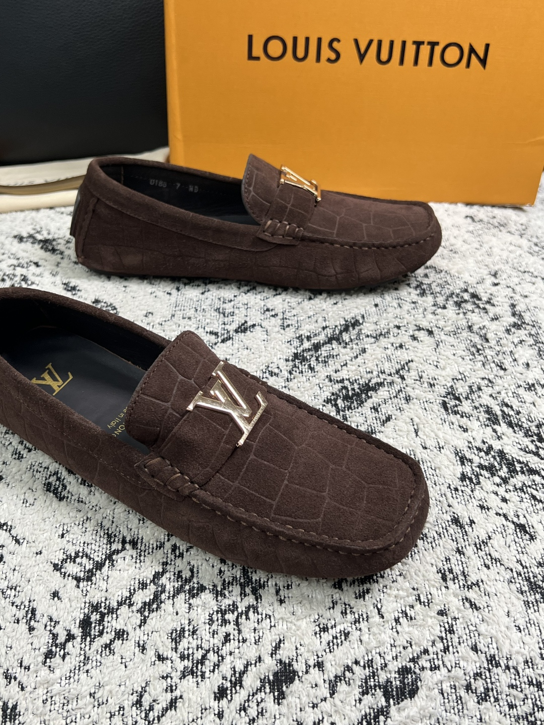 Lv  高品质  顶级工艺品  路易威登，豆豆鞋专柜同步，鞋面意大利进口，高品质拼接缤纷色彩复杂工艺品，进口牛皮里垫柔软