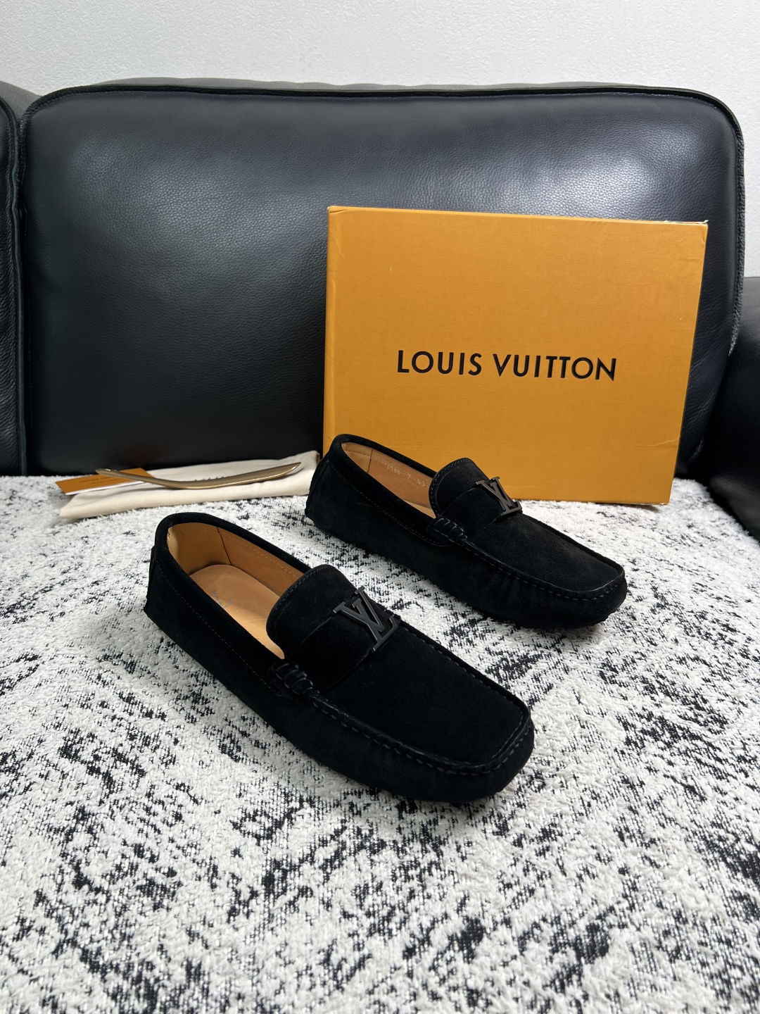 Lv 高品质 顶级工艺品 路易威登,豆豆鞋专柜同步,鞋面意大利进口,高品质拼接缤纷色彩复杂工艺品,进口牛皮里垫柔软 Lv 高品质 顶级工艺品 路易威登,豆豆鞋专柜同步,鞋面意大利进口,高品质拼接缤纷色彩复杂工艺品,进口牛皮里垫柔软
