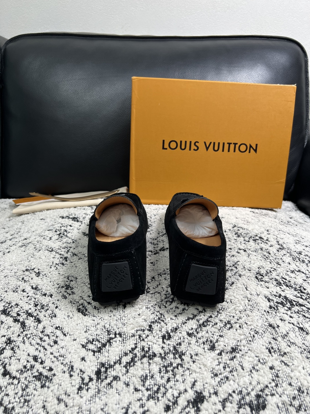 Lv  高品质  顶级工艺品  路易威登，豆豆鞋专柜同步，鞋面意大利进口，高品质拼接缤纷色彩复杂工艺品，进口牛皮里垫柔软