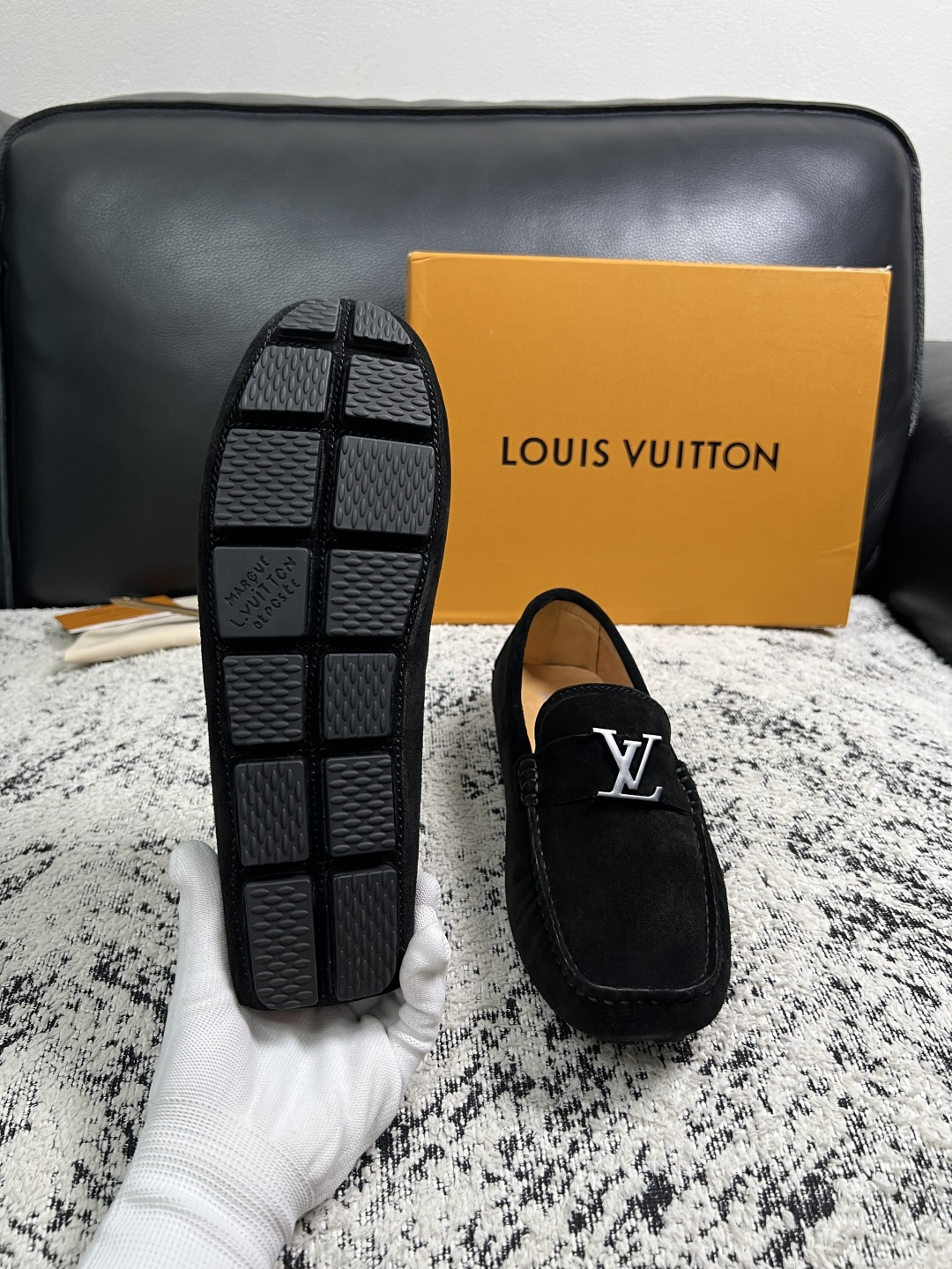Lv  高品质  顶级工艺品  路易威登，豆豆鞋专柜同步，鞋面意大利进口，高品质拼接缤纷色彩复杂工艺品，进口牛皮里垫柔软