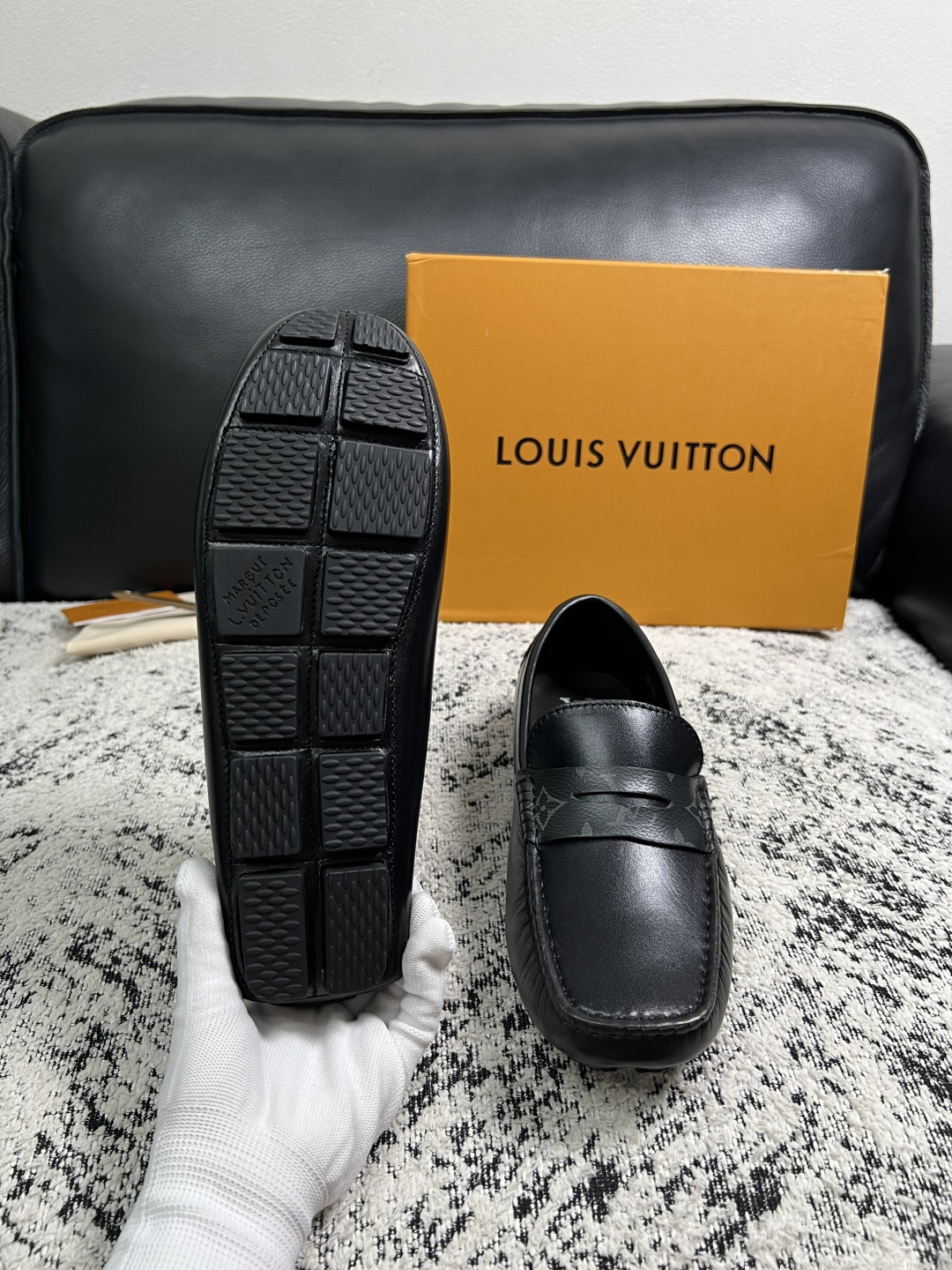 Lv  高品质  顶级工艺品  路易威登，豆豆鞋专柜同步，鞋面意大利进口，高品质拼接缤纷色彩复杂工艺品，进口牛皮里垫柔软