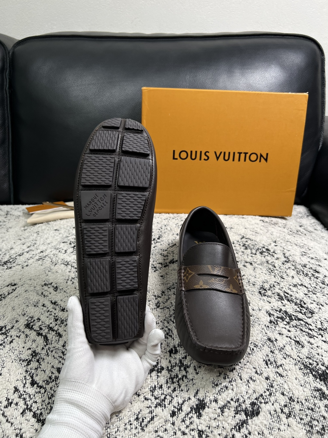 Lv  高品质  顶级工艺品  路易威登，豆豆鞋专柜同步，鞋面意大利进口，高品质拼接缤纷色彩复杂工艺品，进口牛皮里垫柔软