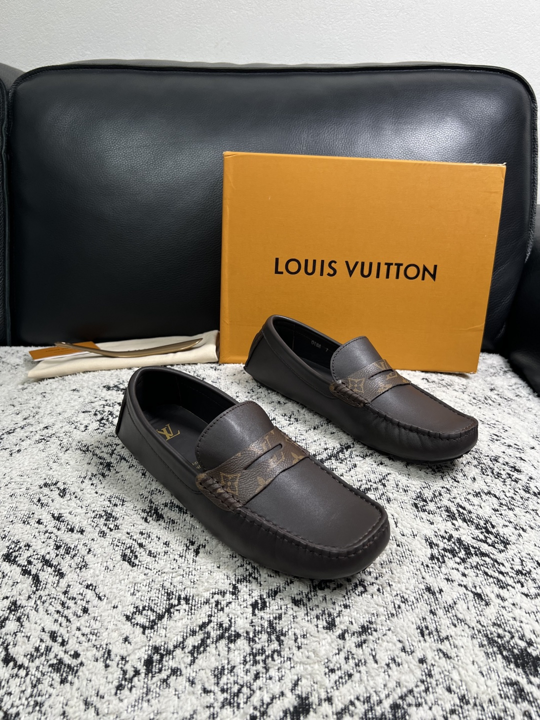 Lv 高品质 顶级工艺品 路易威登,豆豆鞋专柜同步,鞋面意大利进口,高品质拼接缤纷色彩复杂工艺品,进口牛皮里垫柔软 Lv 高品质 顶级工艺品 路易威登,豆豆鞋专柜同步,鞋面意大利进口,高品质拼接缤纷色彩复杂工艺品,进口牛皮里垫柔软