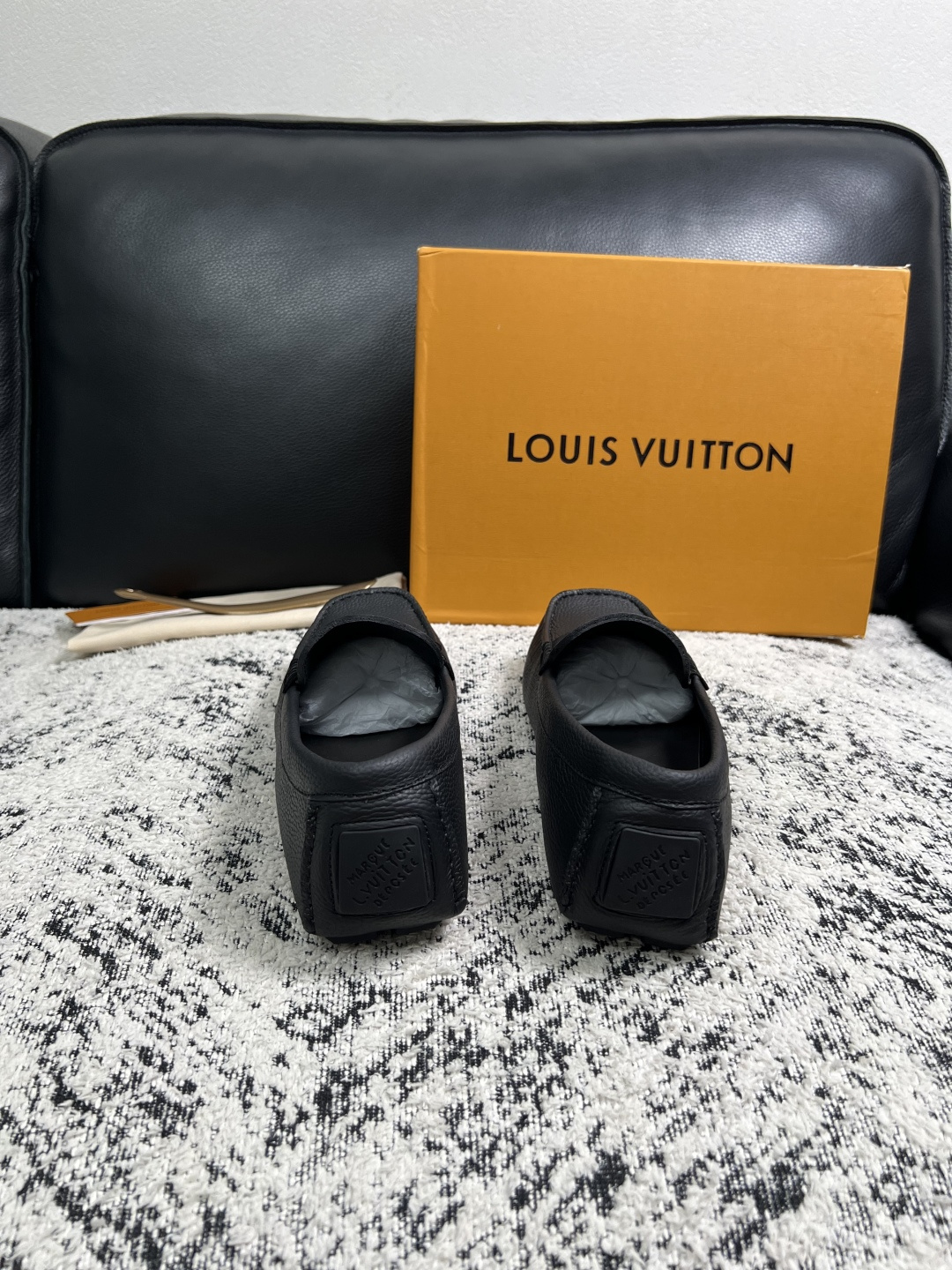 Lv  高品质  顶级工艺品  路易威登，豆豆鞋专柜同步，鞋面意大利进口，高品质拼接缤纷色彩复杂工艺品，进口牛皮里垫柔软