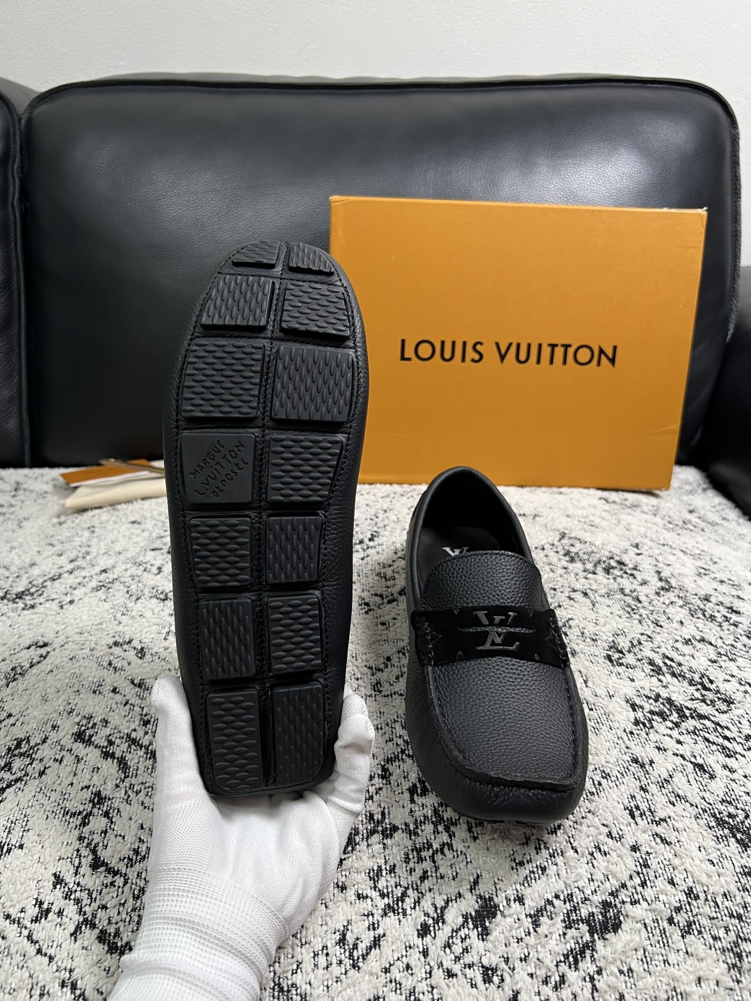 Lv  高品质  顶级工艺品  路易威登，豆豆鞋专柜同步，鞋面意大利进口，高品质拼接缤纷色彩复杂工艺品，进口牛皮里垫柔软