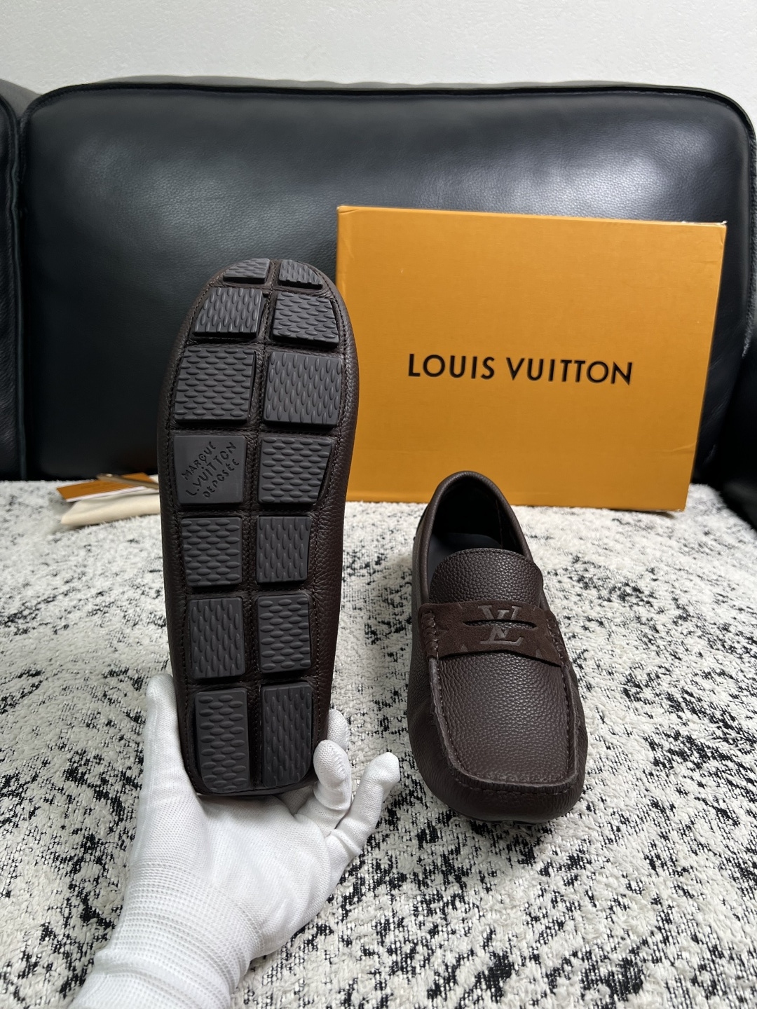 Lv  高品质  顶级工艺品  路易威登，豆豆鞋专柜同步，鞋面意大利进口，高品质拼接缤纷色彩复杂工艺品，进口牛皮里垫柔软