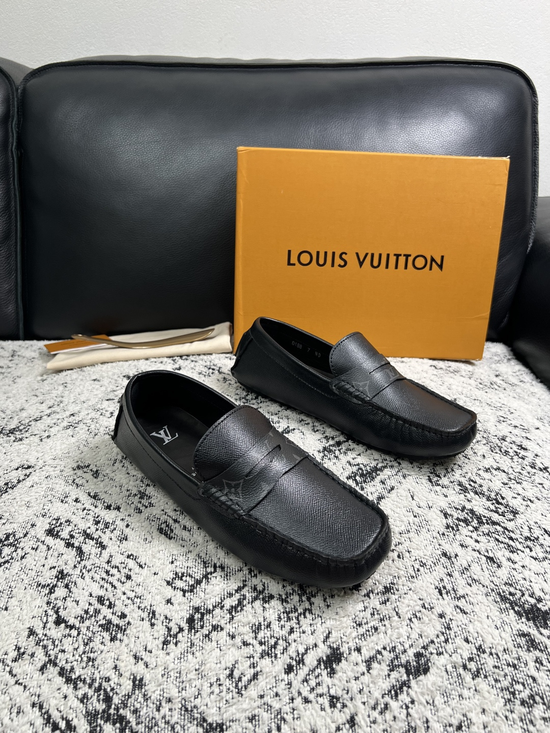 Lv 高品质 顶级工艺品 路易威登,豆豆鞋专柜同步,鞋面意大利进口,高品质拼接缤纷色彩复杂工艺品,进口牛皮里垫柔软 Lv 高品质 顶级工艺品 路易威登,豆豆鞋专柜同步,鞋面意大利进口,高品质拼接缤纷色彩复杂工艺品,进口牛皮里垫柔软
