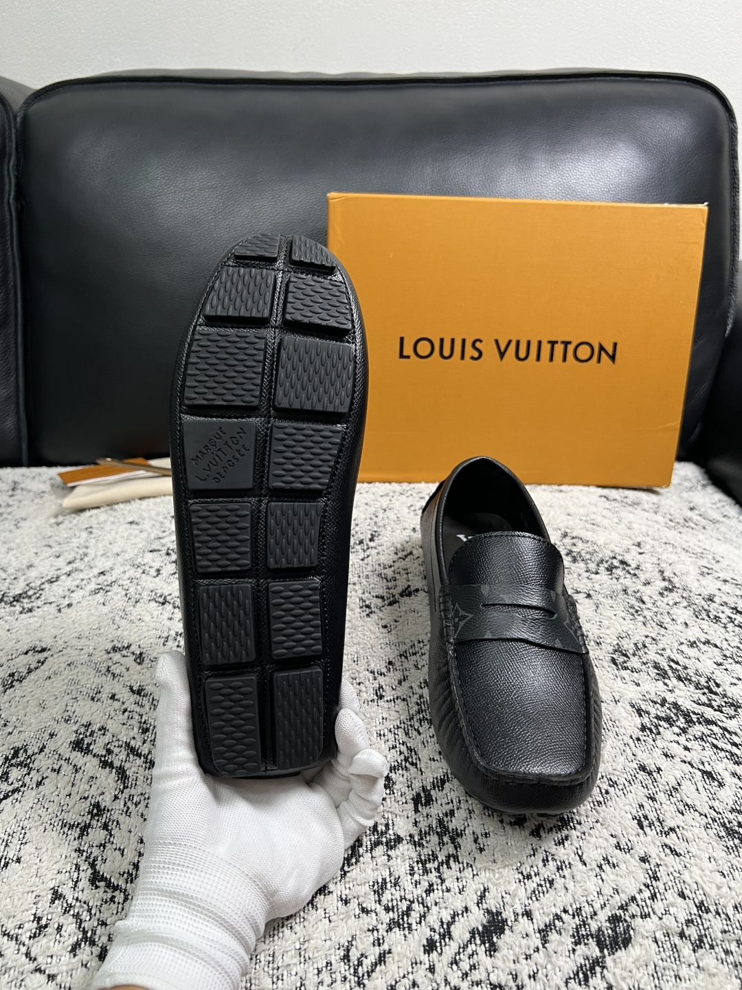 Lv  高品质  顶级工艺品  路易威登，豆豆鞋专柜同步，鞋面意大利进口，高品质拼接缤纷色彩复杂工艺品，进口牛皮里垫柔软
