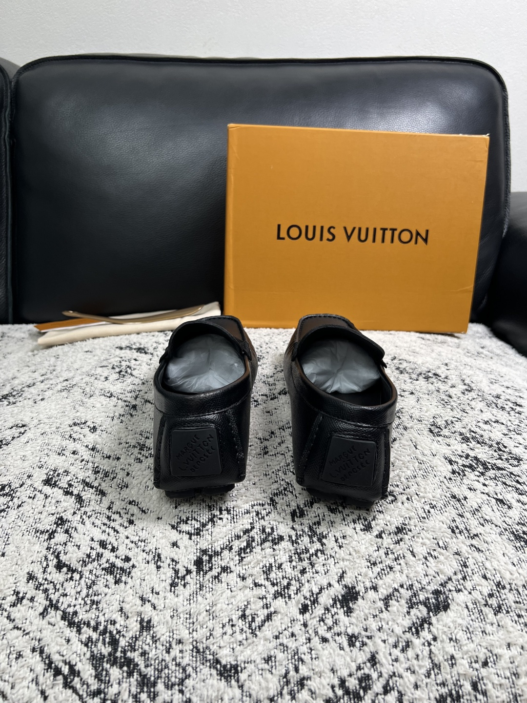 Lv  高品质  顶级工艺品  路易威登，豆豆鞋专柜同步，鞋面意大利进口，高品质拼接缤纷色彩复杂工艺品，进口牛皮里垫柔软