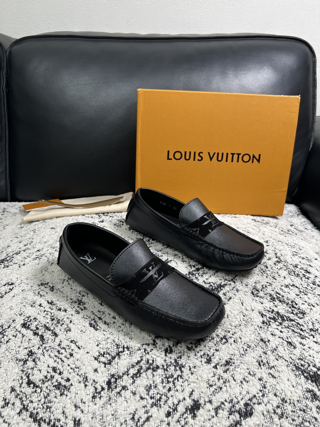 Lv 高品质 顶级工艺品 路易威登,豆豆鞋专柜同步,鞋面意大利进口,高品质拼接缤纷色彩复杂工艺品,进口牛皮里垫柔软 Lv 高品质 顶级工艺品 路易威登,豆豆鞋专柜同步,鞋面意大利进口,高品质拼接缤纷色彩复杂工艺品,进口牛皮里垫柔软