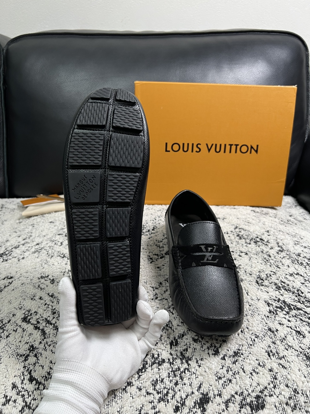 Lv  高品质  顶级工艺品  路易威登，豆豆鞋专柜同步，鞋面意大利进口，高品质拼接缤纷色彩复杂工艺品，进口牛皮里垫柔软