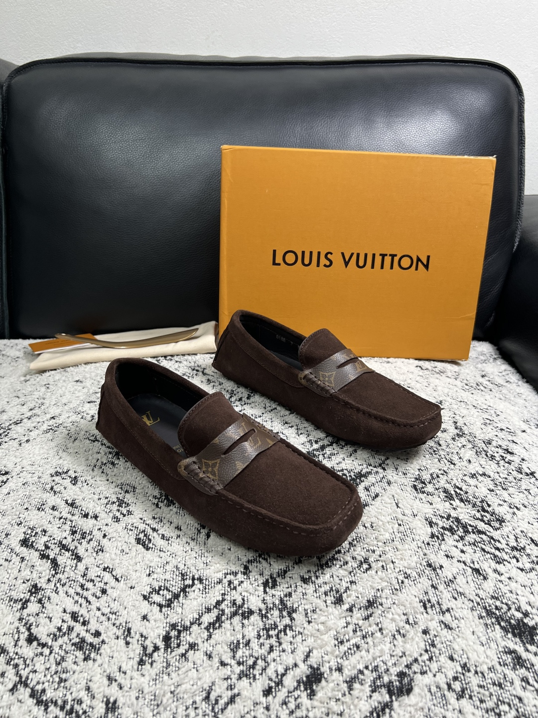 Lv 高品质 顶级工艺品 路易威登,豆豆鞋专柜同步,鞋面意大利进口,高品质拼接缤纷色彩复杂工艺品,进口牛皮里垫柔软 Lv 高品质 顶级工艺品 路易威登,豆豆鞋专柜同步,鞋面意大利进口,高品质拼接缤纷色彩复杂工艺品,进口牛皮里垫柔软