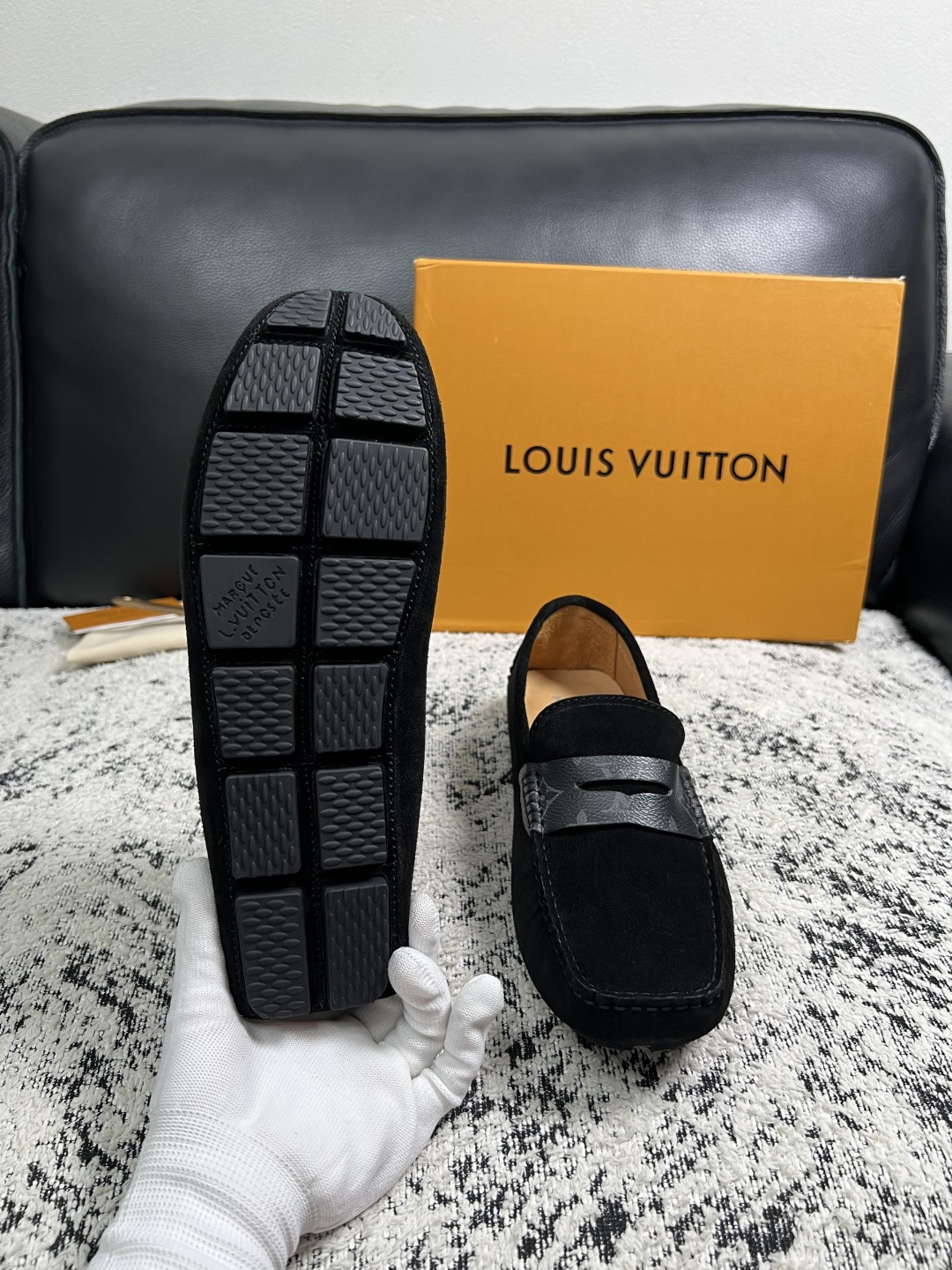 Lv  高品质  顶级工艺品  路易威登，豆豆鞋专柜同步，鞋面意大利进口，高品质拼接缤纷色彩复杂工艺品，进口牛皮里垫柔软