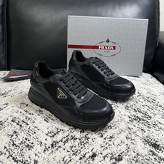 Prada 高品质 顶级工艺品,普拉达 专柜同步,原厂配置意大利进口牛皮面料,进口牛皮内里垫,透气舒适,鞋底:原厂 Prada 高品质 顶级工艺品,普拉达 专柜同步,原厂配置意大利进口牛皮面料,进口牛皮内里垫,透气舒适,鞋底:原厂