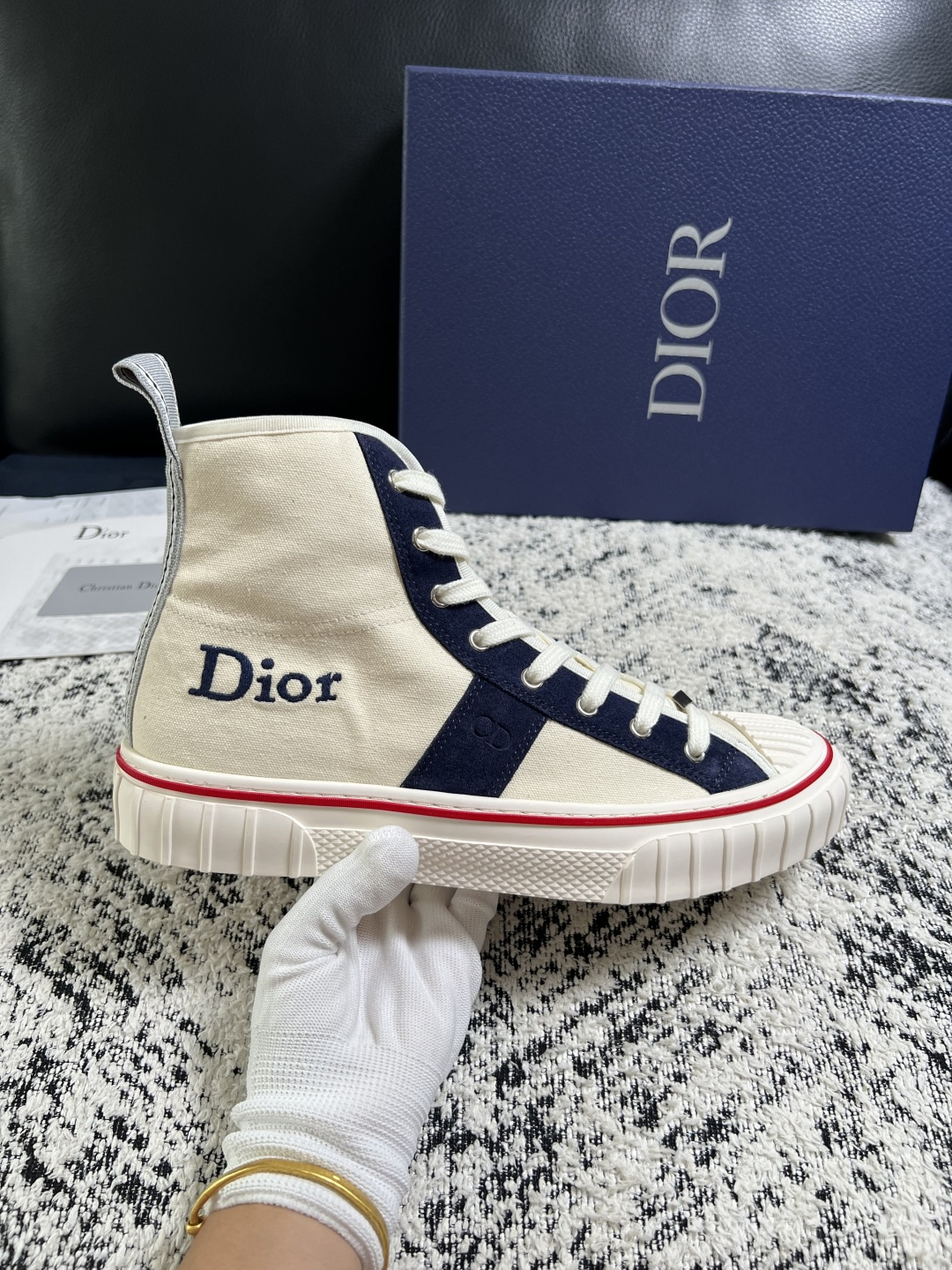 Dior 顶级工艺品 迪奥  高帮专柜同步 原厂配置，意大利进口原版牛皮面料，透气舒适进口水染牛里垫，鞋底：原厂特供原版