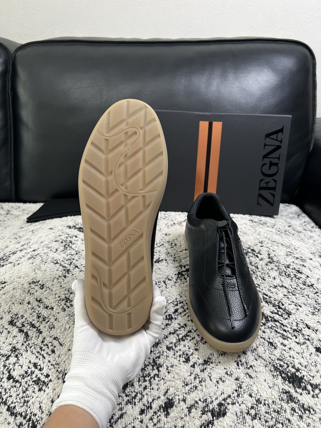 ⚠️只换码不退⚠️   Zegna  高品质  顶级工艺品  杰尼亚  专柜新款原厂配置，意大利进口牛皮面料，进口牛里垫