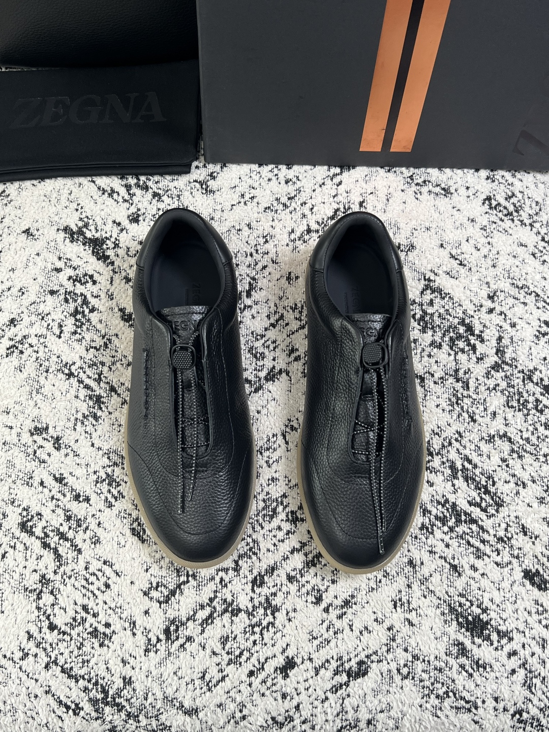 ⚠️只换码不退⚠️   Zegna  高品质  顶级工艺品  杰尼亚  专柜新款原厂配置，意大利进口牛皮面料，进口牛里垫