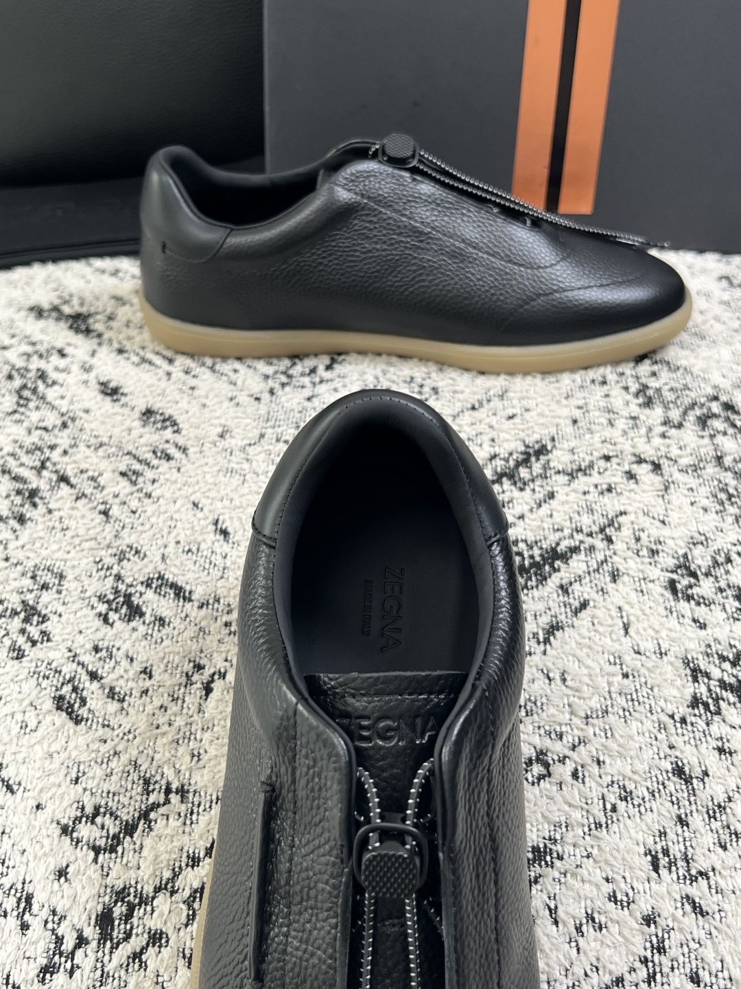 ⚠️只换码不退⚠️   Zegna  高品质  顶级工艺品  杰尼亚  专柜新款原厂配置，意大利进口牛皮面料，进口牛里垫