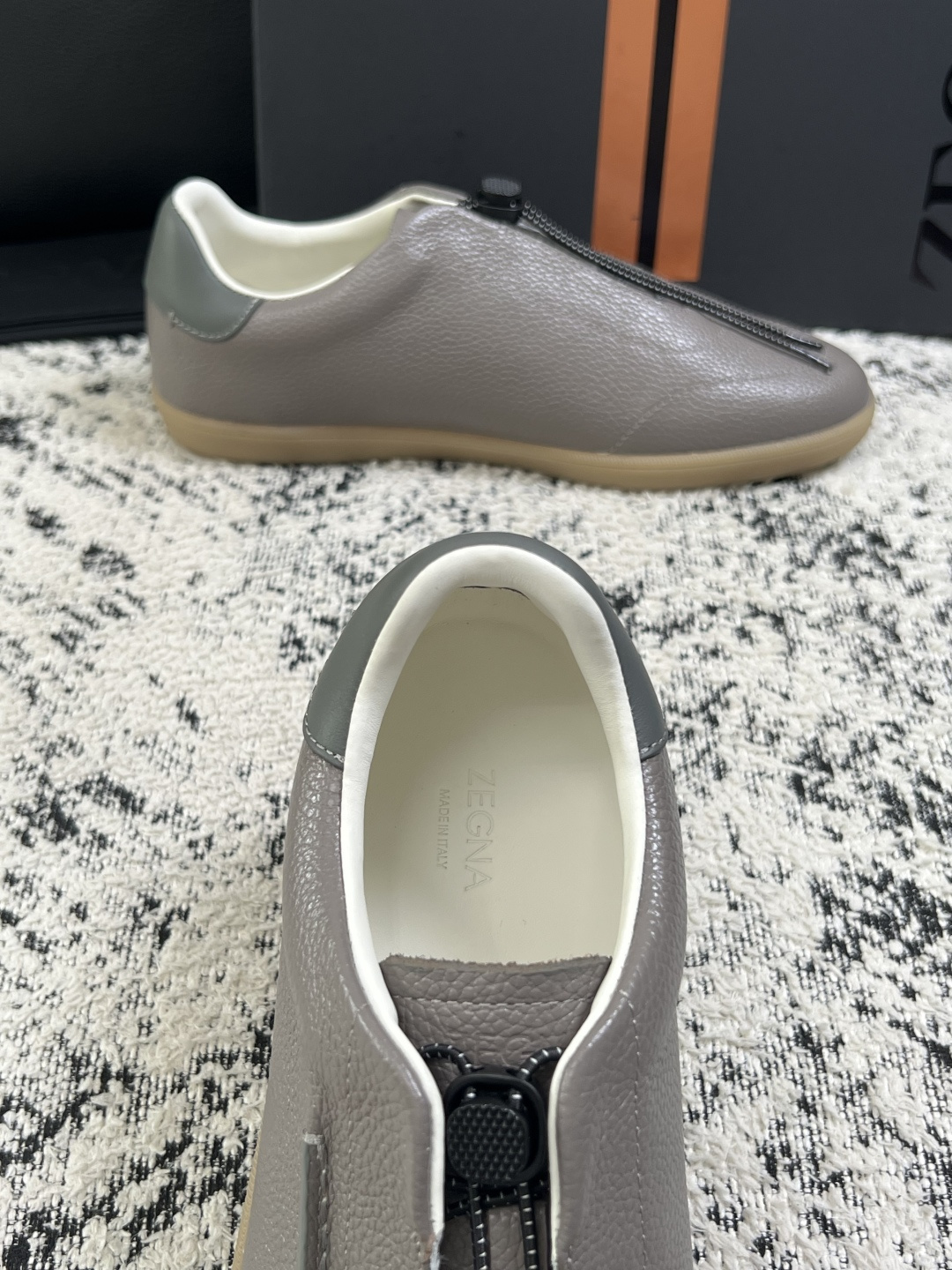 ⚠️只换码不退⚠️   Zegna  高品质  顶级工艺品  杰尼亚  专柜新款原厂配置，意大利进口牛皮面料，进口牛里垫