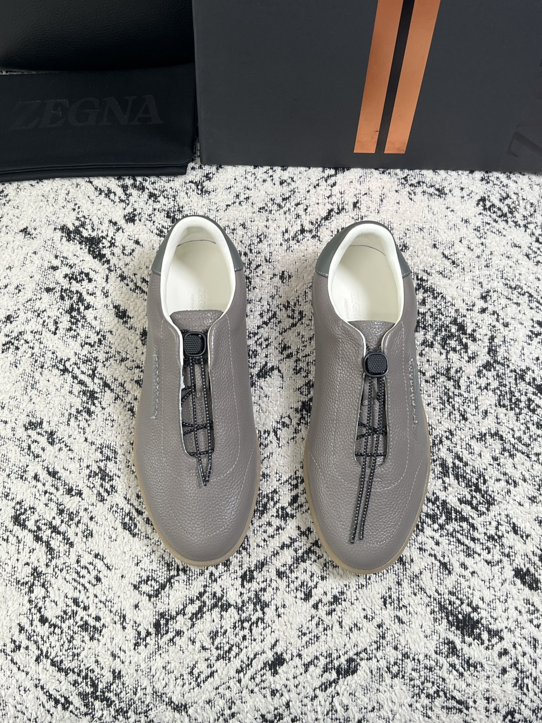 ⚠️只换码不退⚠️   Zegna  高品质  顶级工艺品  杰尼亚  专柜新款原厂配置，意大利进口牛皮面料，进口牛里垫