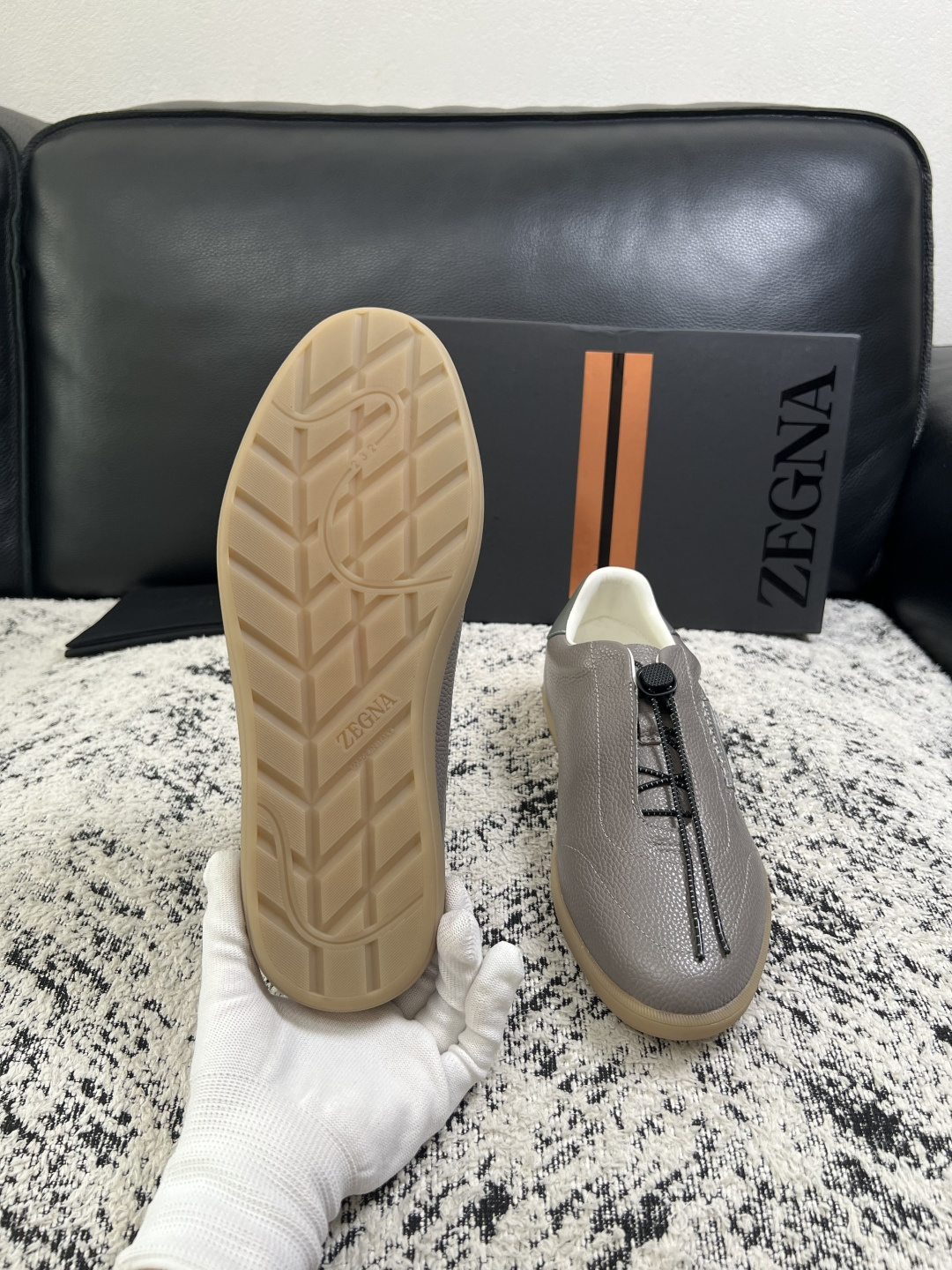 ⚠️只换码不退⚠️   Zegna  高品质  顶级工艺品  杰尼亚  专柜新款原厂配置，意大利进口牛皮面料，进口牛里垫