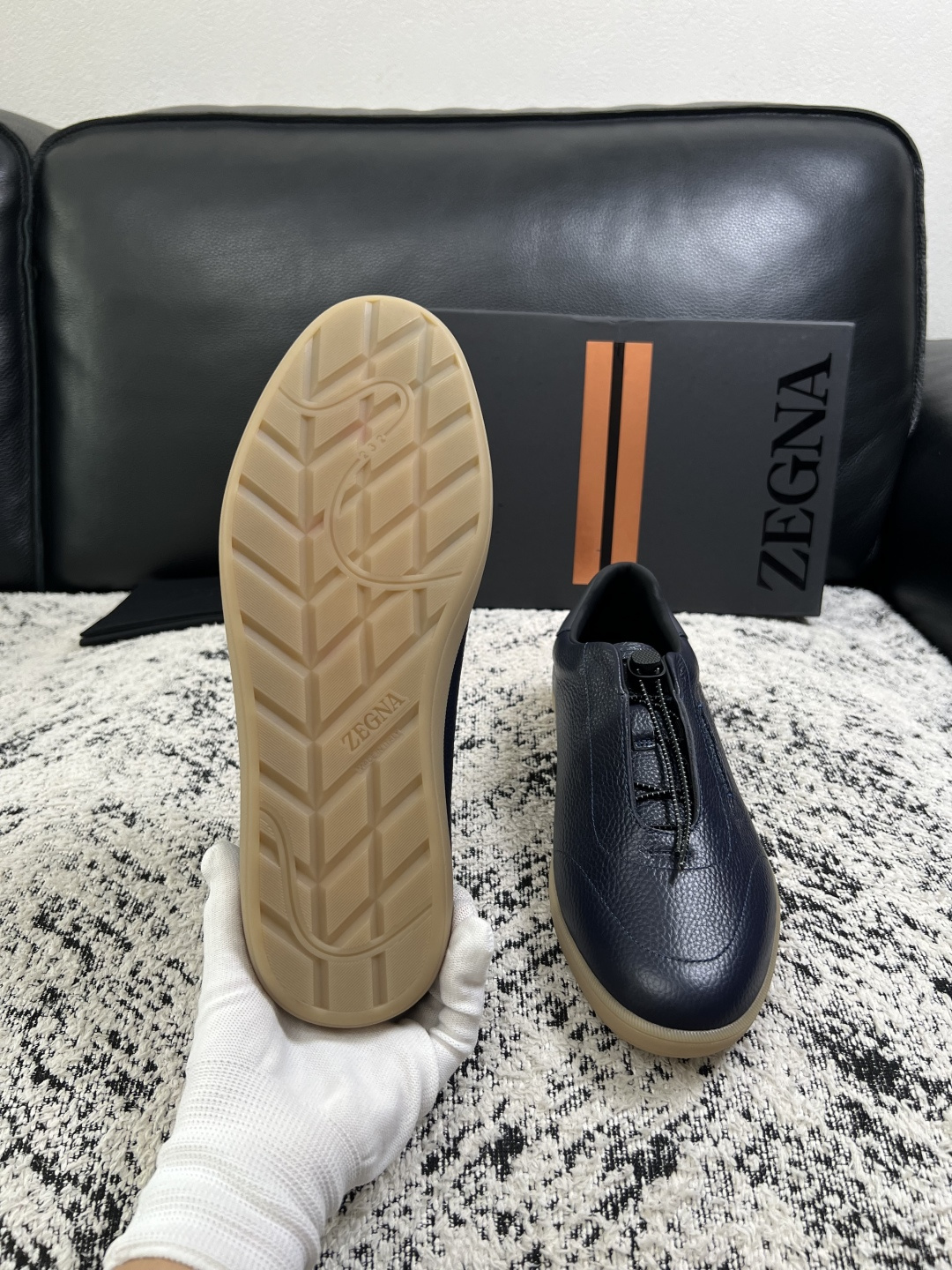 ⚠️只换码不退⚠️   Zegna  高品质  顶级工艺品  杰尼亚  专柜新款原厂配置，意大利进口牛皮面料，进口牛里垫