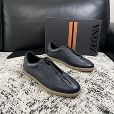 ⚠️只换码不退⚠️ Zegna 高品质 顶级工艺品 杰尼亚 专柜新款原厂配置,意大利进口牛皮面料,进口牛里垫 ⚠️只换码不退⚠️ Zegna 高品质 顶级工艺品 杰尼亚 专柜新款原厂配置,意大利进口牛皮面料,进口牛里垫