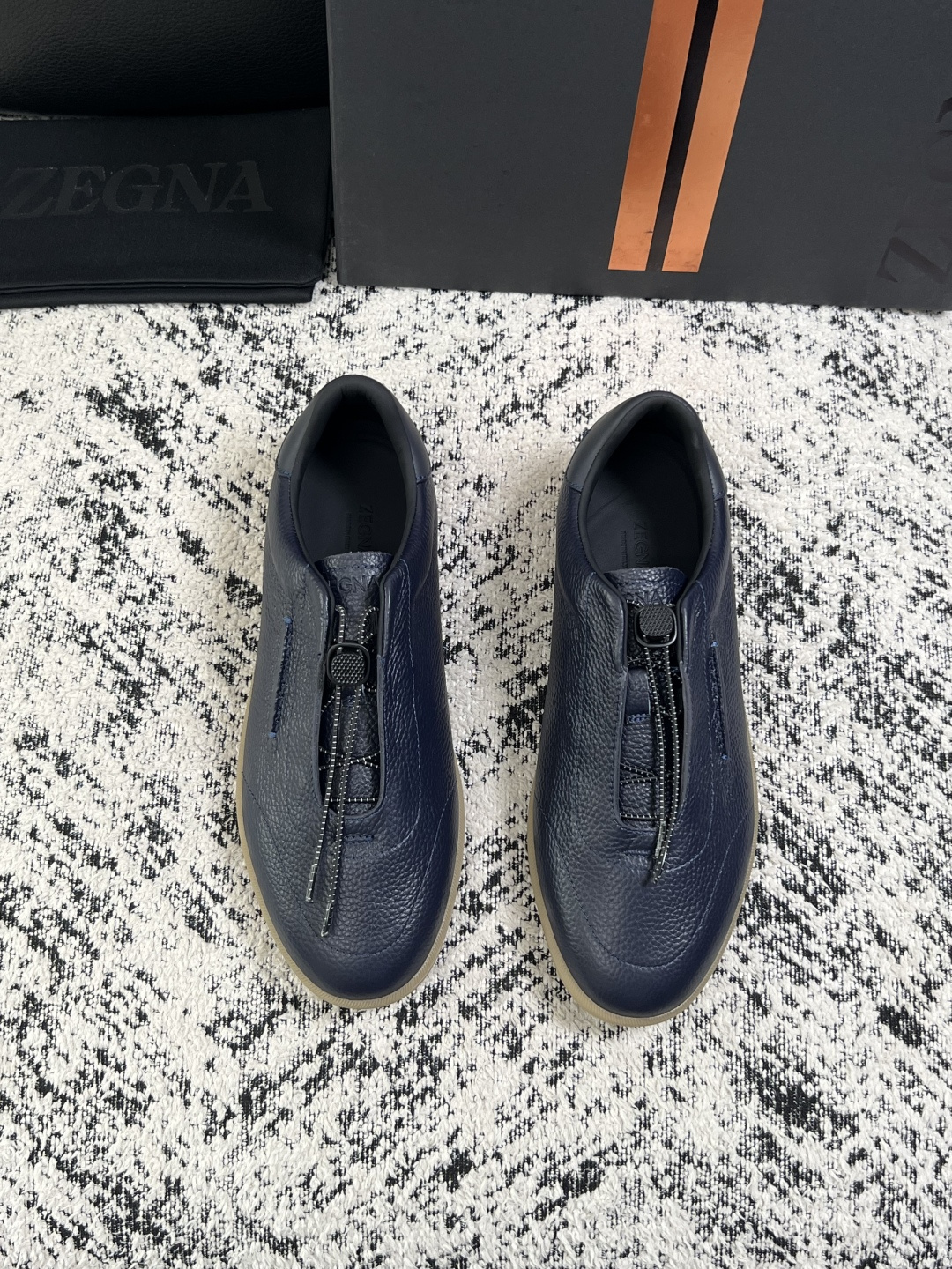 ⚠️只换码不退⚠️   Zegna  高品质  顶级工艺品  杰尼亚  专柜新款原厂配置，意大利进口牛皮面料，进口牛里垫