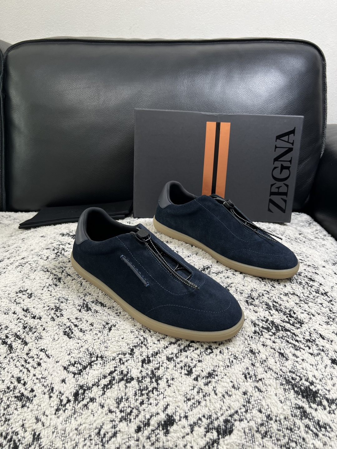 ⚠️只换码不退⚠️ Zegna 高品质 顶级工艺品 杰尼亚 专柜新款原厂配置,意大利进口牛皮面料,进口牛里垫 ⚠️只换码不退⚠️ Zegna 高品质 顶级工艺品 杰尼亚 专柜新款原厂配置,意大利进口牛皮面料,进口牛里垫