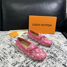 Lv 高品质 顶级工艺品 路易威登,豆豆鞋专柜同步,鞋面意大利进口,高品质拼接缤纷色彩复杂工艺品,进口牛皮里垫柔软 Lv 高品质 顶级工艺品 路易威登,豆豆鞋专柜同步,鞋面意大利进口,高品质拼接缤纷色彩复杂工艺品,进口牛皮里垫柔软