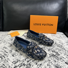 Lv 高品质 顶级工艺品 路易威登,豆豆鞋专柜同步,鞋面意大利进口,高品质拼接缤纷色彩复杂工艺品,进口牛皮里垫柔软 Lv 高品质 顶级工艺品 路易威登,豆豆鞋专柜同步,鞋面意大利进口,高品质拼接缤纷色彩复杂工艺品,进口牛皮里垫柔软