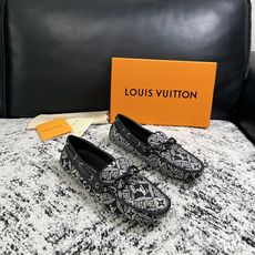 Lv 高品质 顶级工艺品 路易威登,豆豆鞋专柜同步,鞋面意大利进口,高品质拼接缤纷色彩复杂工艺品,进口牛皮里垫柔软 Lv 高品质 顶级工艺品 路易威登,豆豆鞋专柜同步,鞋面意大利进口,高品质拼接缤纷色彩复杂工艺品,进口牛皮里垫柔软