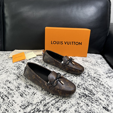 Lv 高品质 顶级工艺品 路易威登,豆豆鞋专柜同步,鞋面意大利进口,高品质拼接缤纷色彩复杂工艺品,进口牛皮里垫柔软 Lv 高品质 顶级工艺品 路易威登,豆豆鞋专柜同步,鞋面意大利进口,高品质拼接缤纷色彩复杂工艺品,进口牛皮里垫柔软