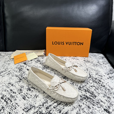Lv 高品质 顶级工艺品 路易威登,豆豆鞋专柜同步,鞋面意大利进口,高品质拼接缤纷色彩复杂工艺品,进口牛皮里垫柔软 Lv 高品质 顶级工艺品 路易威登,豆豆鞋专柜同步,鞋面意大利进口,高品质拼接缤纷色彩复杂工艺品,进口牛皮里垫柔软