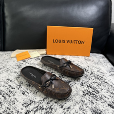 Lv 高品质 顶级工艺品 路易威登,豆豆鞋专柜同步,鞋面意大利进口,高品质拼接缤纷色彩复杂工艺品,进口牛皮里垫柔软 Lv 高品质 顶级工艺品 路易威登,豆豆鞋专柜同步,鞋面意大利进口,高品质拼接缤纷色彩复杂工艺品,进口牛皮里垫柔软