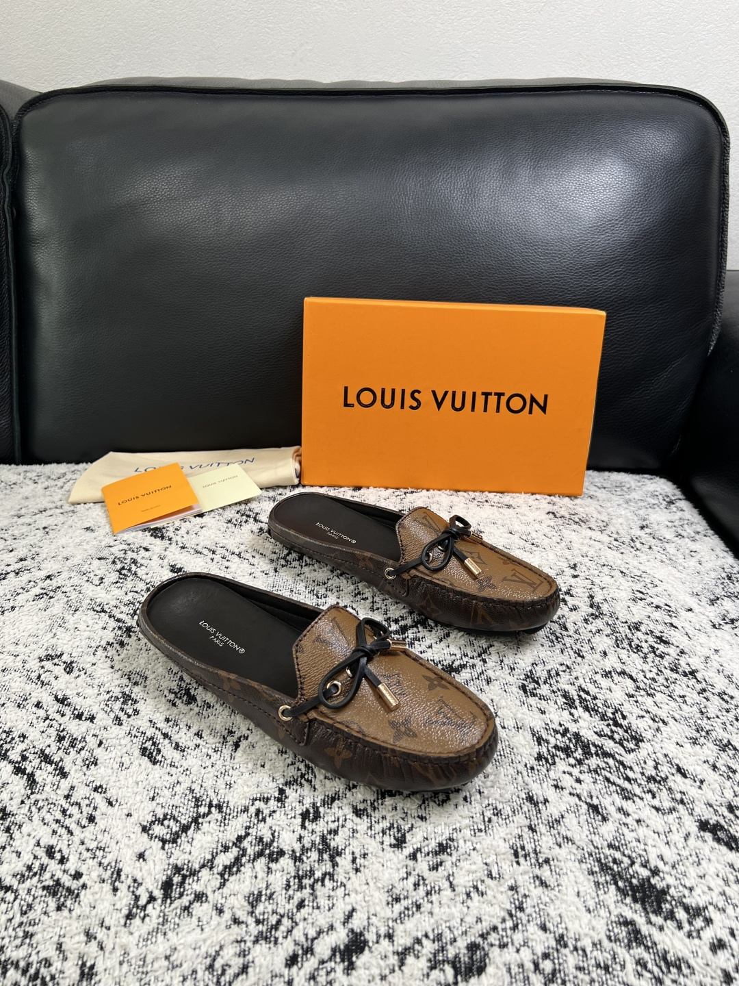 NO:956428,Lv high-quality top crafts Louis Vuitton, Doudou shoes counter synchronization, uppers imported from Italy, high-quality splicing colorful complex crafts, imported cowhide lining soft and comfortable, original soles specially provided by the original factory, TPU exclusive movable molded soles super comfortable, original factory follow-up goods, size women's 35-41 (customized 42),, louis vuitton, louis vuitton, cowhide19860909Lv 高品质 顶级工艺品 路易威登,豆豆鞋专柜同步,鞋面意大利进口,高品质拼接缤纷色彩复杂工艺品,进口牛皮里垫柔软舒适,鞋底原厂特供原版底,TPU独家活动成型底超级舒适,原厂跟单货,码数 女款 35-41 (订做42),,louis vuitton,louis vuitton,cowhide,Men's shoes