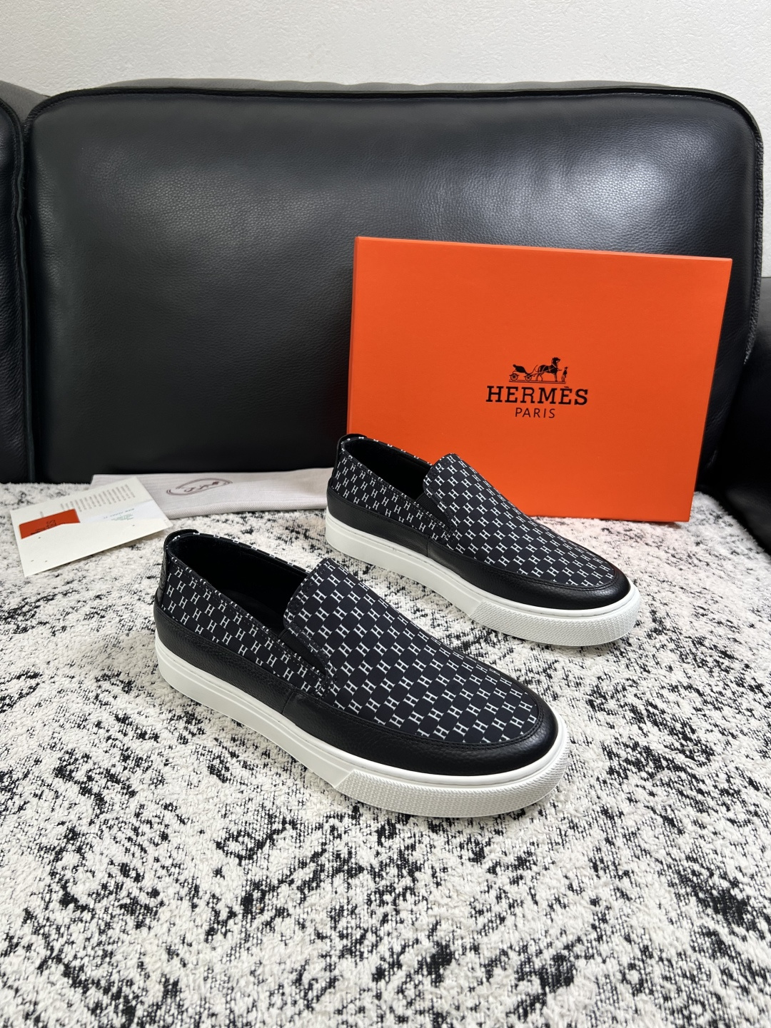 Hermes 高品质 顶级工艺品 爱马仕 专柜同步发售原厂配置,意大利进口原版牛皮面料,高品质拼接工艺,全进口水染 Hermes 高品质 顶级工艺品 爱马仕 专柜同步发售原厂配置,意大利进口原版牛皮面料,高品质拼接工艺,全进口水染